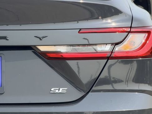 Used 2025 Toyota Camry SE FWD image 10