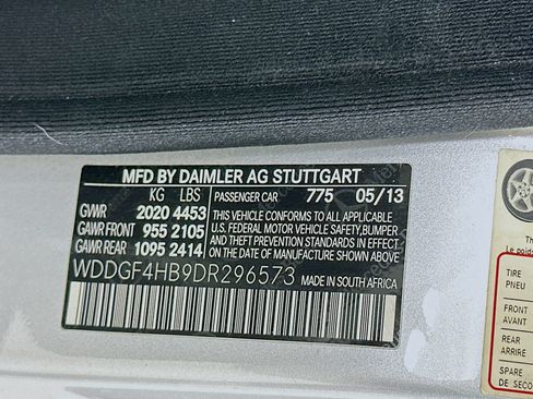 Used 2013 Mercedes-Benz C 250 Sedan image 32