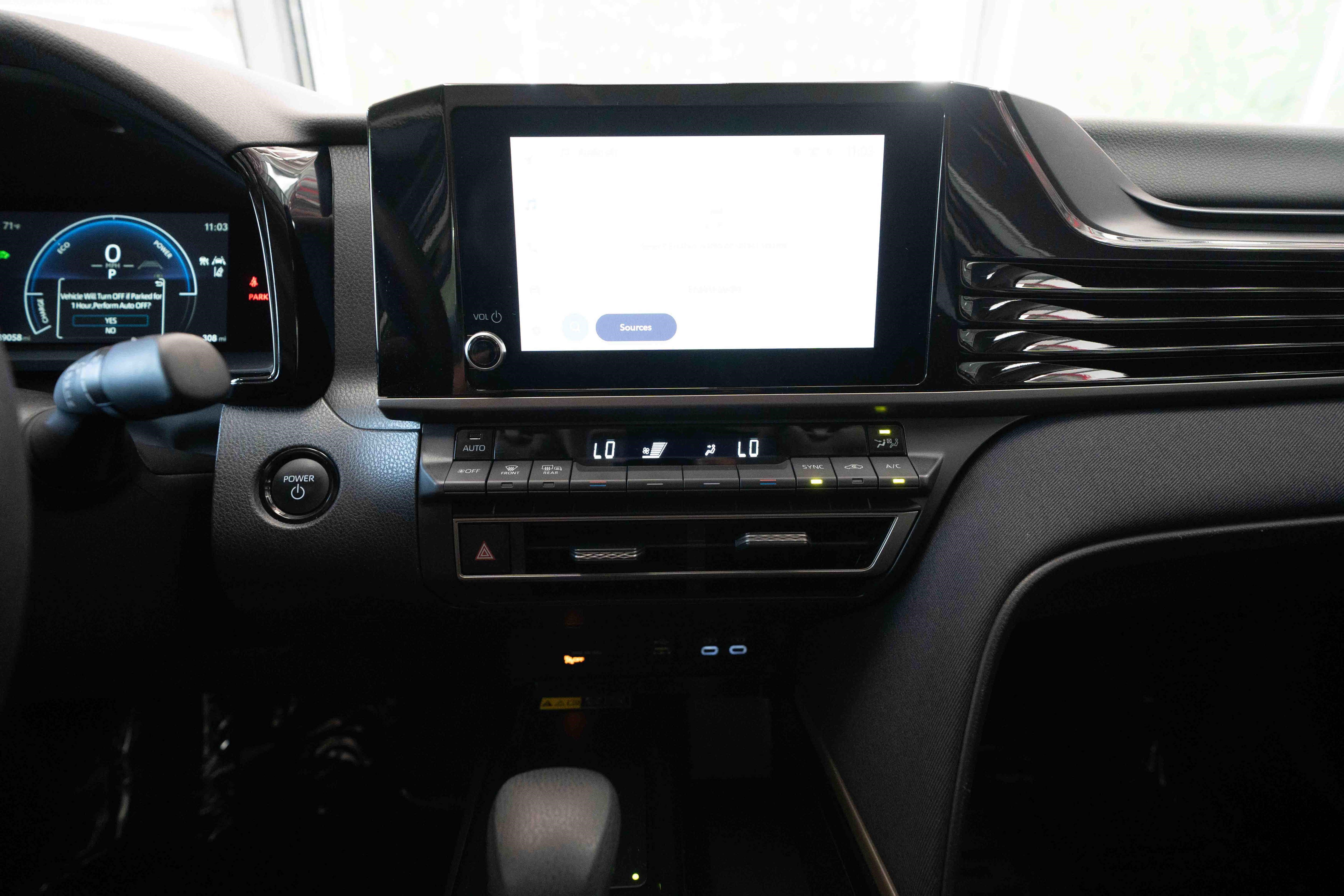 Used 2025 Toyota Camry LE FWD image 17