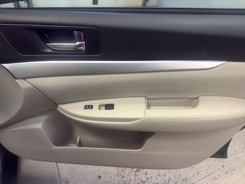 Used 2012 Subaru Outback 2.5i Premium AWD/4WD image 20