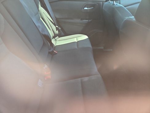 Used 2025 Nissan Rogue SV AWD/4WD image 9