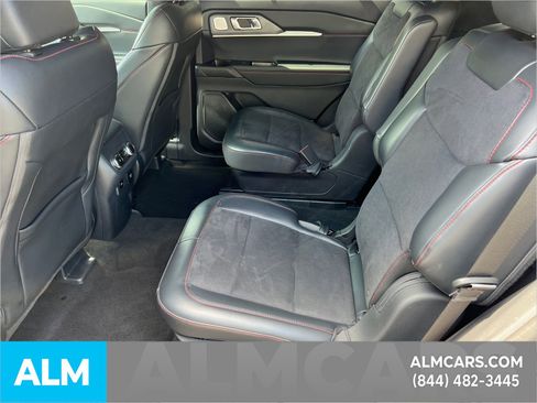 Used 2025 Ford Explorer ST image 18