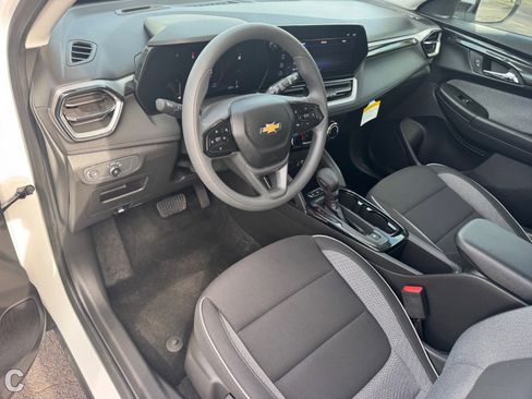 Certified 2026 Chevrolet TrailBlazer LT w/ Driver Confidence Package image 15