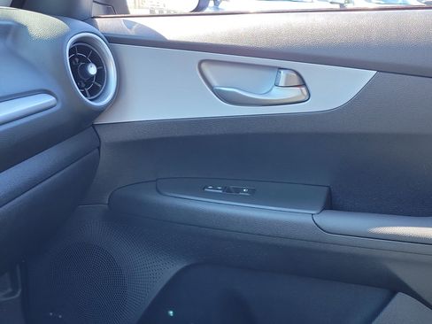 Used 2024 Kia Forte LXS w/ LXS Technology Package image 29