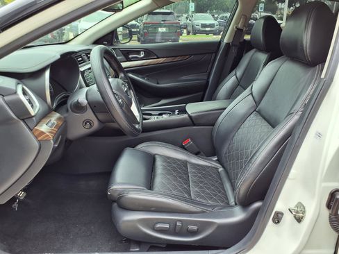 Used 2017 Nissan Maxima Platinum FWD image 17