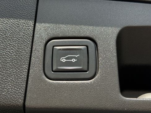 Certified 2022 Cadillac XT4 Sport w/ Comfort Package image 11