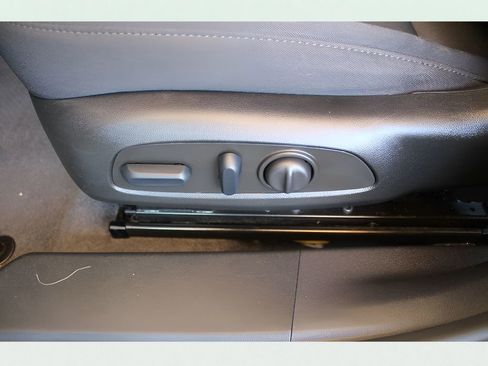 Used 2022 Chevrolet Malibu RS image 17