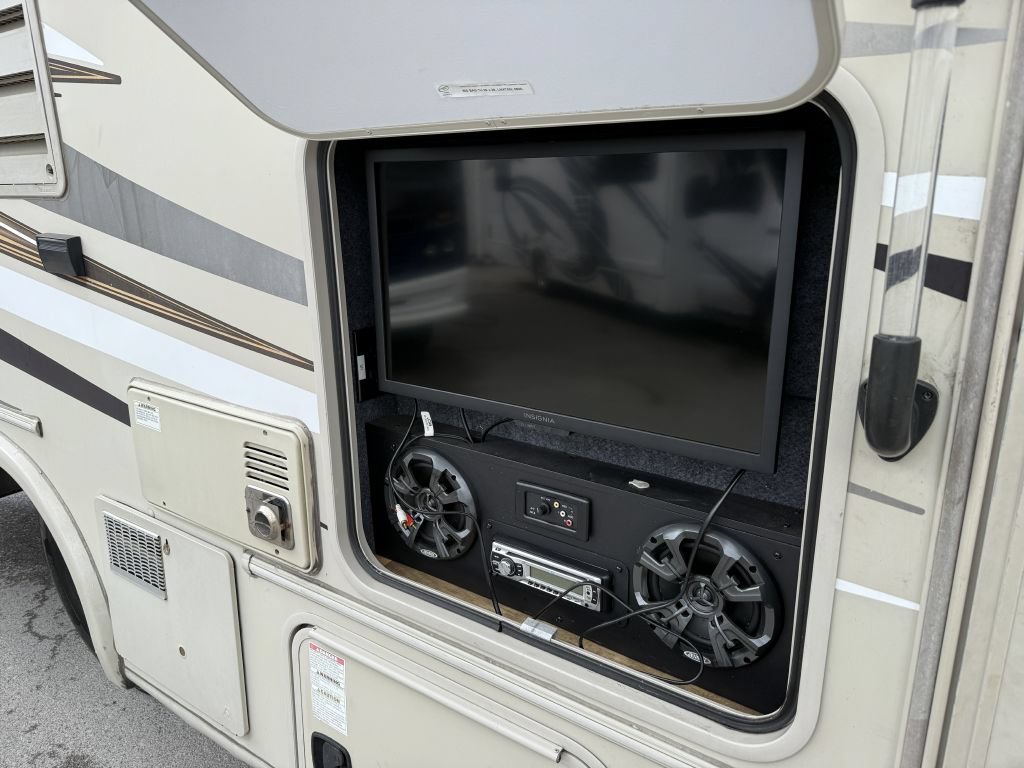 Used 2014 Mercedes-Benz Sprinter 3500 image 23