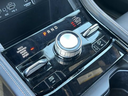 Used 2022 Jeep Grand Cherokee Summit AWD/4WD image 34