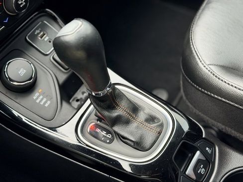 Used 2020 Jeep Compass Limited image 17