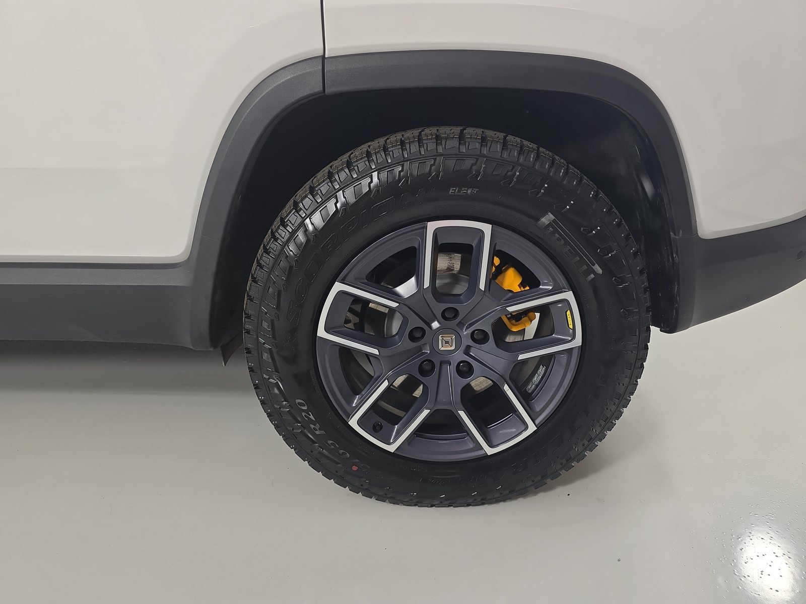 Used 2022 Rivian R1S Launch Edition Quad AWD/4WD image 10