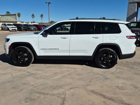 Certified 2023 Jeep Grand Cherokee L Laredo AWD/4WD image 8