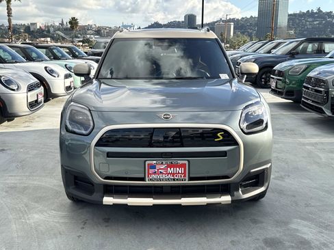 New 2025 MINI Cooper Countryman SE w/ Comfort Package Max image 2