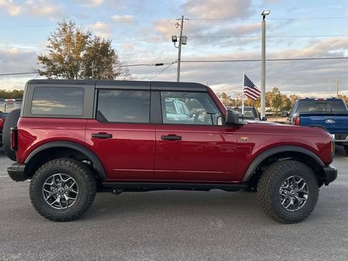 New 2025 Ford Bronco Badlands image 5