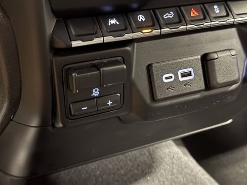 Used 2023 GMC Sierra 1500 Pro w/ Graphite Edition image 22