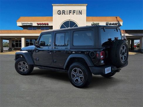 Used 2023 Jeep Wrangler Sport S image 9