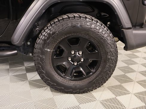 Used 2020 Jeep Wrangler Sport AWD/4WD image 16