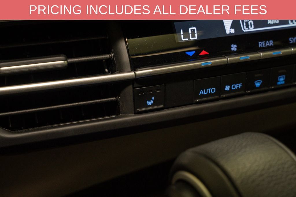 Certified 2023 Toyota Sienna XLE FWD image 16