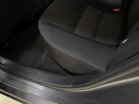 Used 2025 Nissan Sentra SV FWD image 22