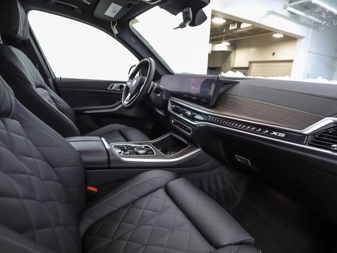 Certified 2025 BMW X5 xDrive50e image 30