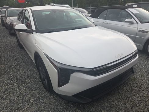 Used 2025 Kia K4 FWD image 2