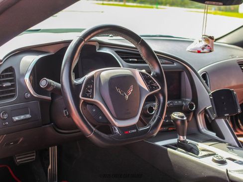 Used 2016 Chevrolet Corvette Z06 w/ Z07 Performance Package RWD image 33