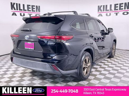 Used 2023 Toyota Highlander Bronze Edition image 8