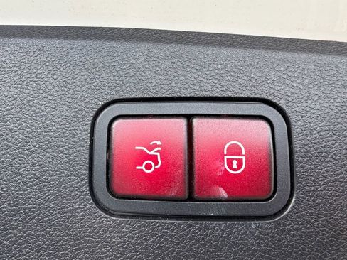 Used 2014 Mercedes-Benz E 63 AMG S-Model image 9