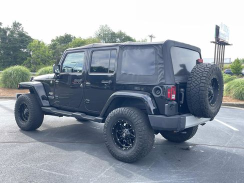 Used 2015 Jeep Wrangler Unlimited Sahara w/ Connectivity Group AWD/4WD image 4