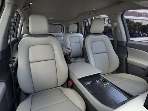 New 2026 Lincoln Aviator 2WD image 10