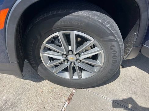 Used 2023 Chevrolet Traverse LT FWD image 28