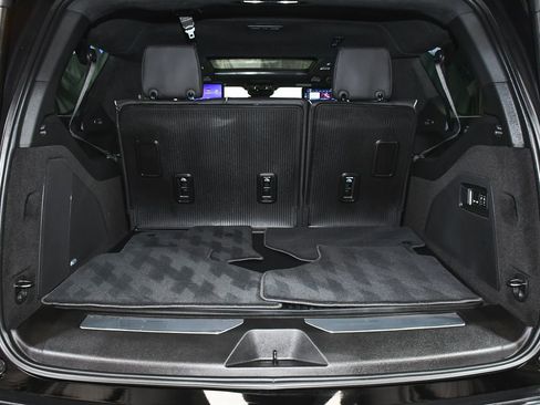 Used 2026 Cadillac Escalade ESV Platinum Sport w/ LPO, ONYX Package AWD/4WD image 70
