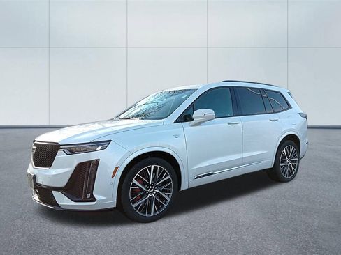 Used 2023 Cadillac XT6 Sport w/ Technology Package image 1