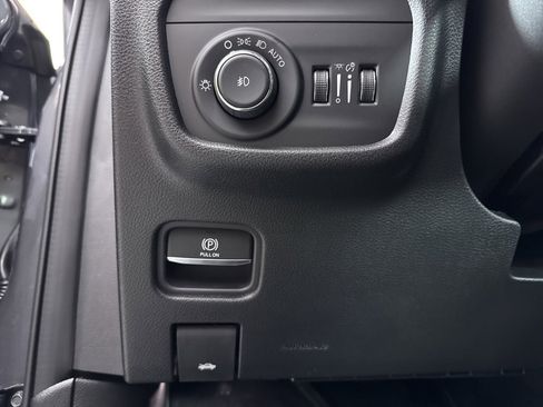 New 2025 Jeep Grand Cherokee Limited image 31