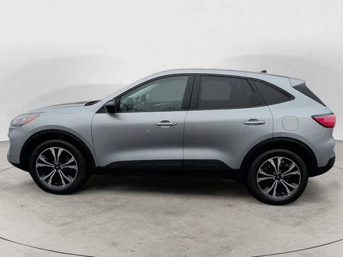 Used 2021 Ford Escape SE w/ SE Sport Appearance Package image 2