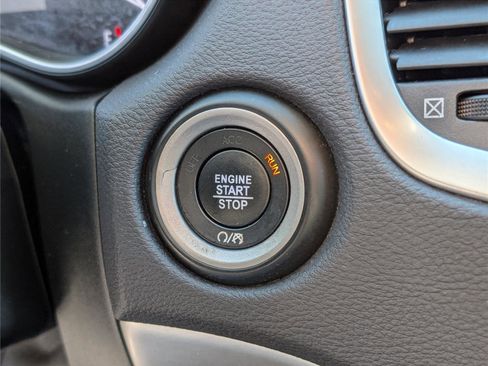 Used 2020 Dodge Durango SXT image 23