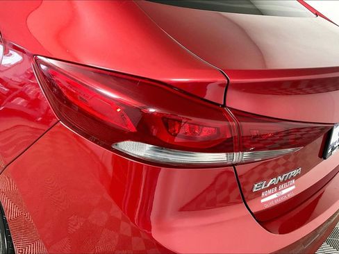 Used 2017 Hyundai Elantra Limited image 27