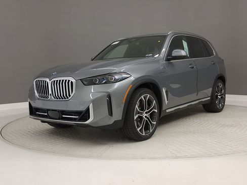 New 2026 BMW X5 xDrive50e w/ Premium Package AWD/4WD image 33