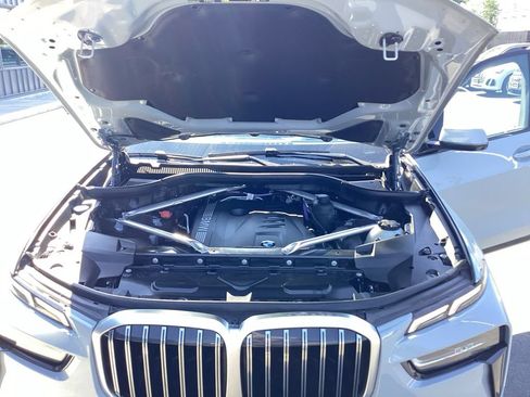 Used 2024 BMW X7 xDrive40i w/ M Sport Package AWD/4WD image 24