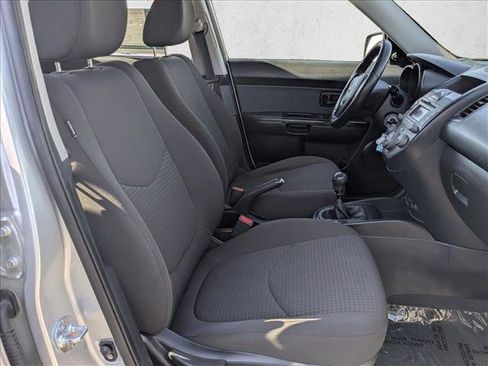 Used 2011 Kia Soul FWD image 18