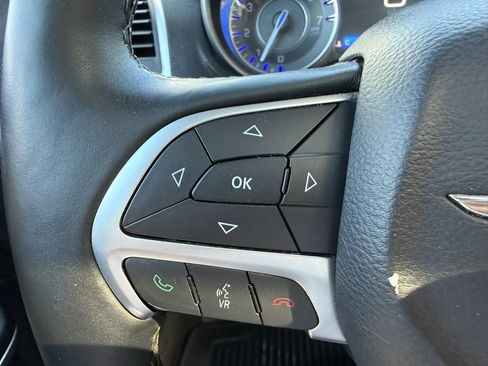 Used 2016 Chrysler 300 C RWD image 20