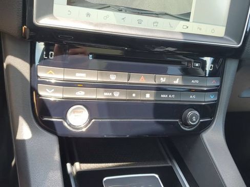 Used 2017 Jaguar F-PACE Prestige AWD/4WD image 17