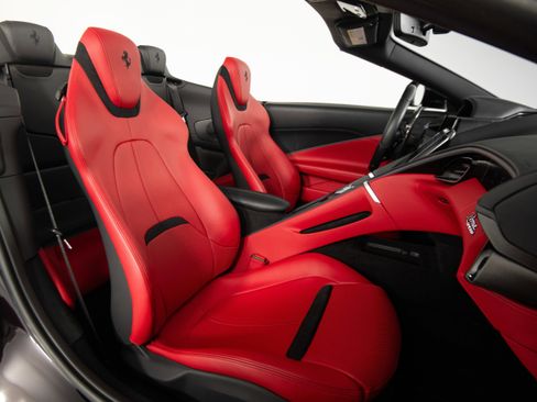 Certified 2024 Ferrari Roma Spider RWD image 17