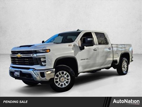 Used 2024 Chevrolet Silverado 2500 LT image 1