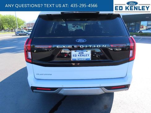 Used 2025 Ford Expedition Platinum AWD/4WD image 34