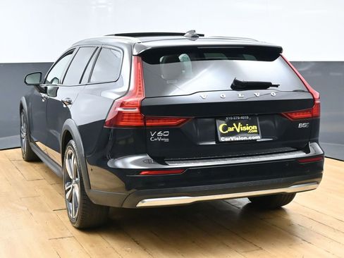 Used 2025 Volvo V60 B5 Cross Country Plus AWD/4WD image 7