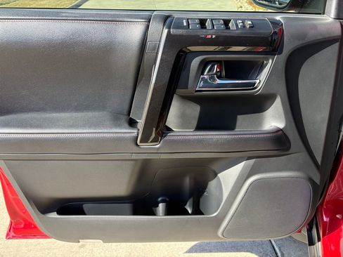 Used 2019 Toyota 4Runner TRD Off-Road Premium image 9