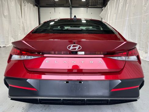 Used 2025 Hyundai Elantra SEL w/ Cargo Package image 6