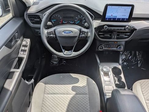 Used 2022 Ford Escape SE w/ SE Sport Appearance Package FWD image 16
