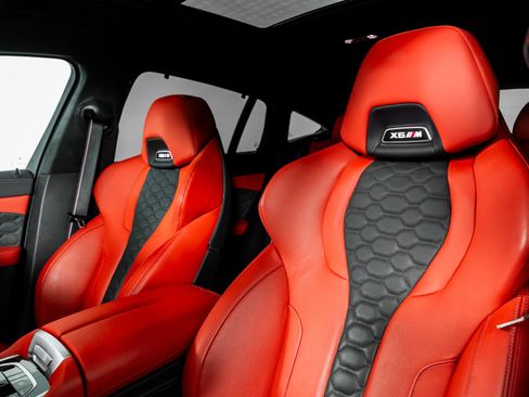 Used 2025 BMW X6 M Competition image 3